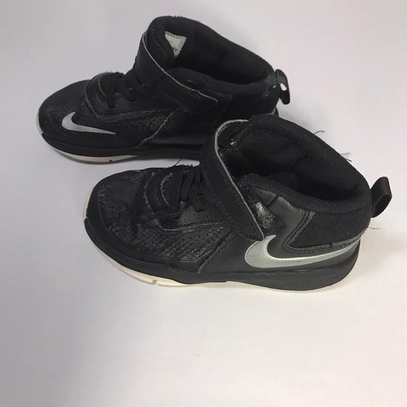 Nike Team Hustle D 7 Black Size 9C 748002-001
