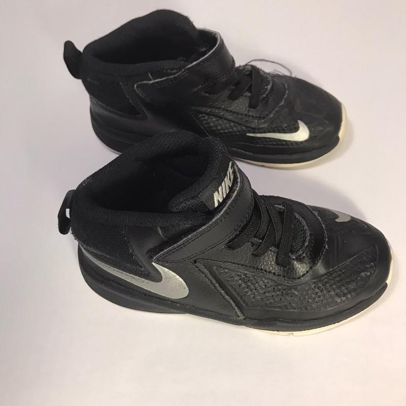Nike Team Hustle D 7 Black Size 9C 748002-001