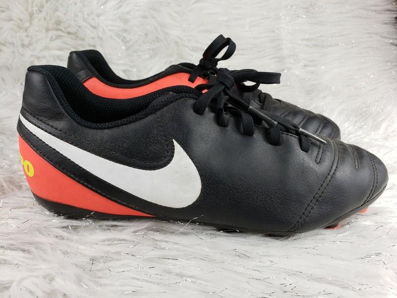 Nike TIEMPO Rio III FG (819195-018) Youth Size US 5.5Y EUR 38 Soccer Cleats