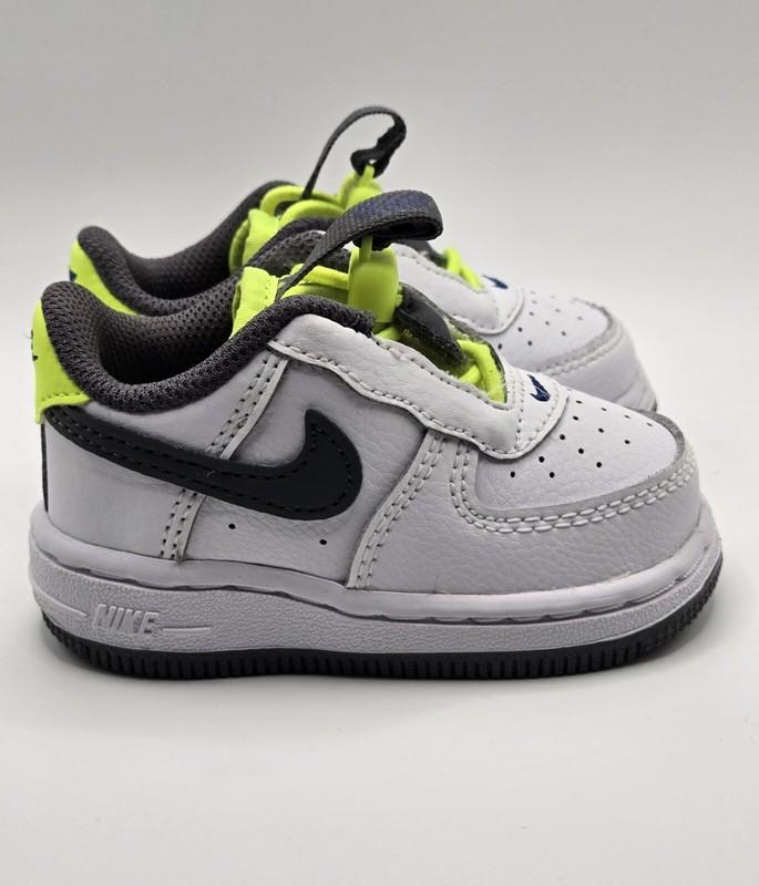 Nike Toddler Low White /neon & Gray Sneakers Size 4C. CU5289-101