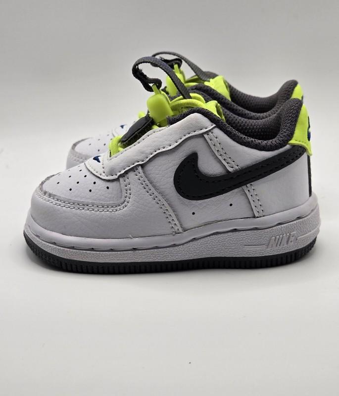 Nike Toddler Low White /neon & Gray Sneakers Size 4C. CU5289-101