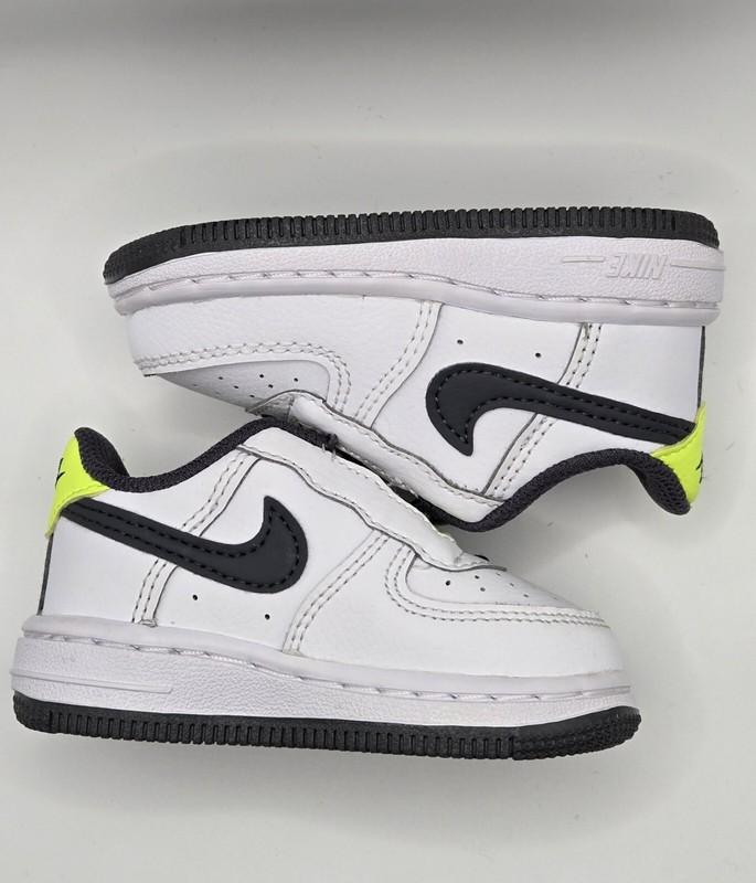 Nike Toddler Low White /neon & Gray Sneakers Size 4C. CU5289-101