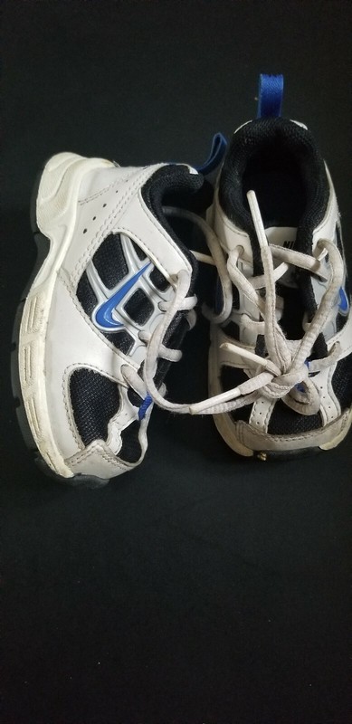 NIKE Toddler Pillartech Athletic Shoes - Size 4C White Blue Silver EUC