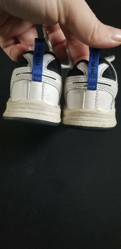NIKE Toddler Pillartech Athletic Shoes - Size 4C White Blue Silver EUC