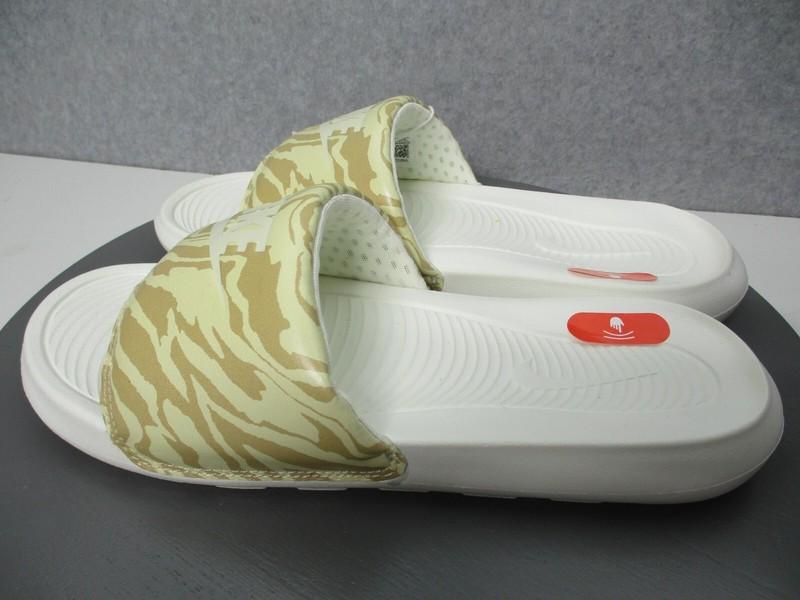 Nike Victori One Animal Print Slides Sandals CN9676-105 Beige Womens Sz 9