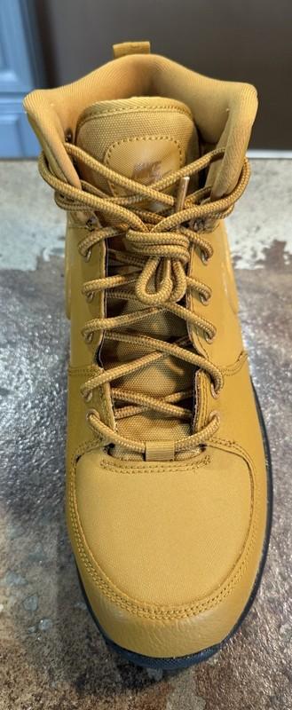 Nike Youth Boy’s Manoa Leather Wheat Black Boots Size 7Y