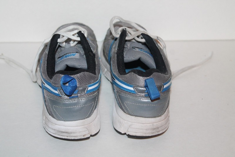 NikeDart 9 Running Shoes #443396-008 Slvr/Glue/Blk Youth Size 5.5 Y