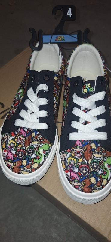 Nintendo Super Mario Sneaker Shoe Size 4 Kids Boy Youth Lace Up NEW Low Top
