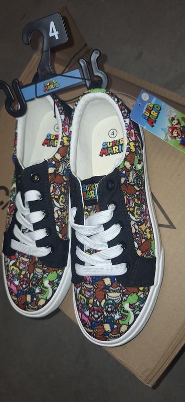 Nintendo Super Mario Sneaker Shoe Size 4 Kids Boy Youth Lace Up NEW Low Top