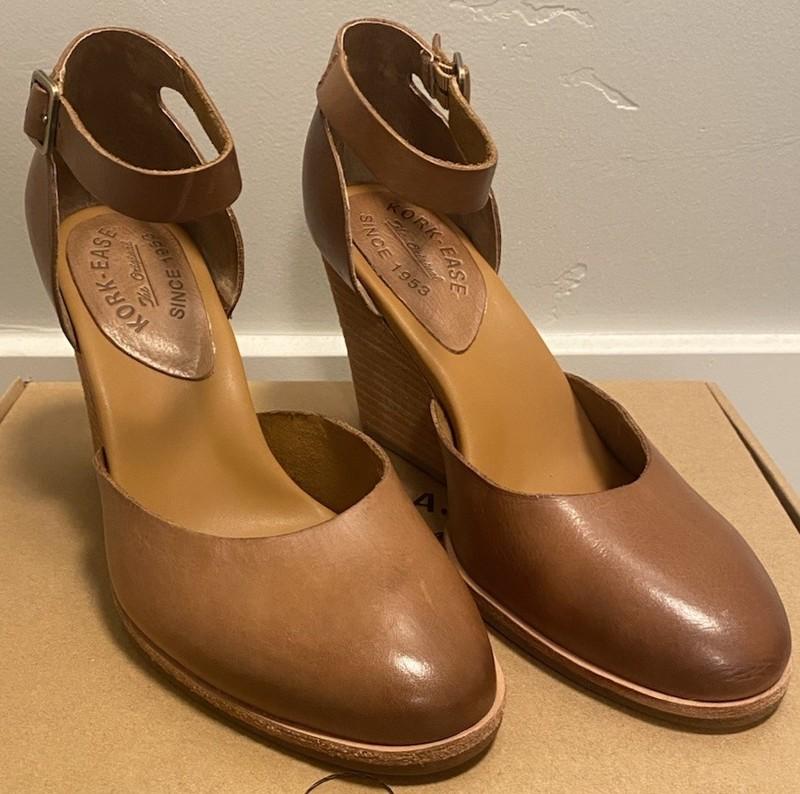 NWB KORKEASE Christie Harlow Leather Heel Sundance Catalog in Brown Terra Size 9