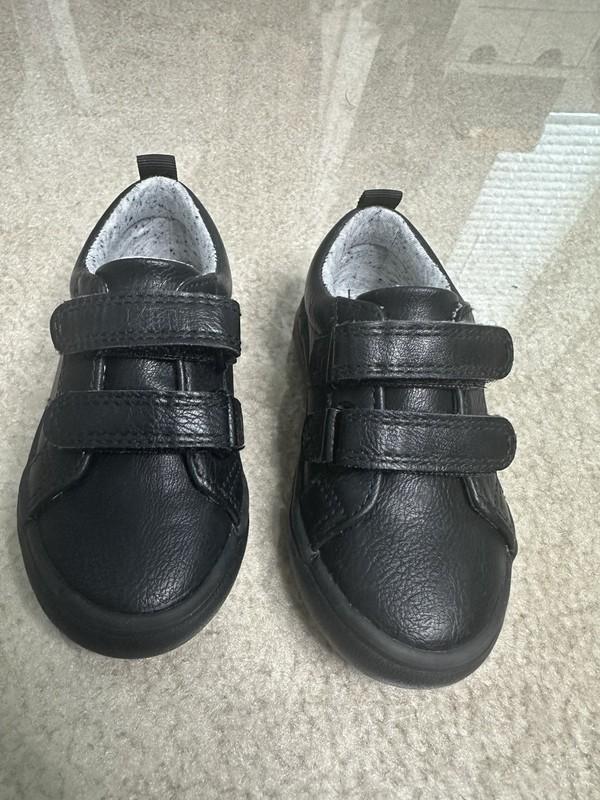 NWOB CAT & JACK DINO SNEAKERS BLACK INFANT TODDLER SZ 6