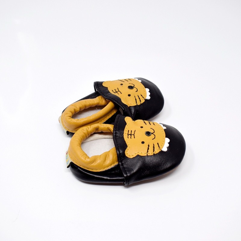 NWOTB Shubb Baby Size 3 - 6 Months Black Cat Leather Booties