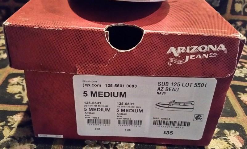 NWT Boy's Size 5 Arizona Beau Navy And White Sneakers