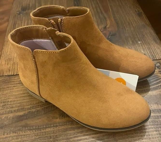 NWT Cat & Jack Girls size 2 booties