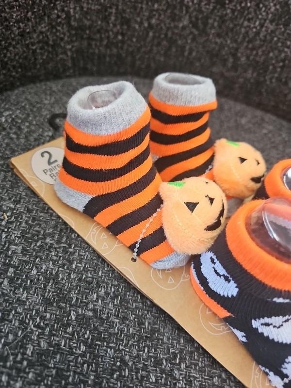 NWT Infant 0-9 Months Halloween Booties Ghost & Pumpkin Rattles Baby Essentials
