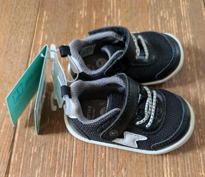 NWT Stride Rite Surprize Black/white Dwayne Non Tie Sneaker In Infant Size 3