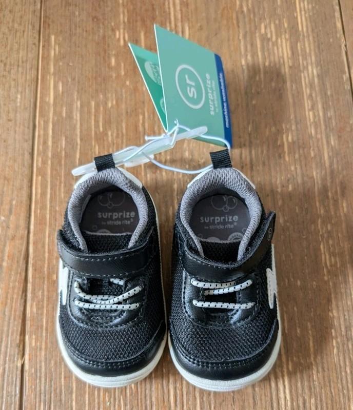 NWT stride rite surprize black/white Dwayne Non Tie sneaker in infant size 3