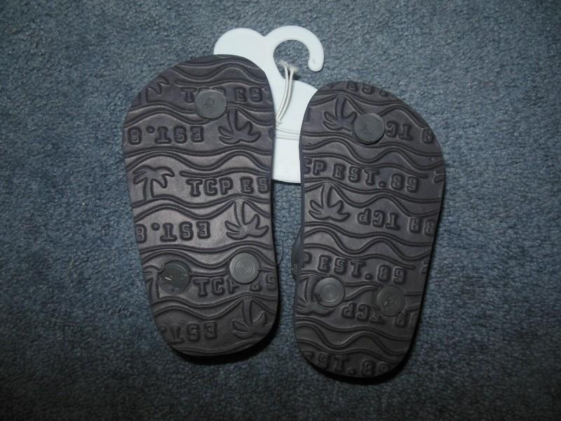 NWT The Children's Place 4/5 Toddler Boys Flip Flops Sandals Back Strap