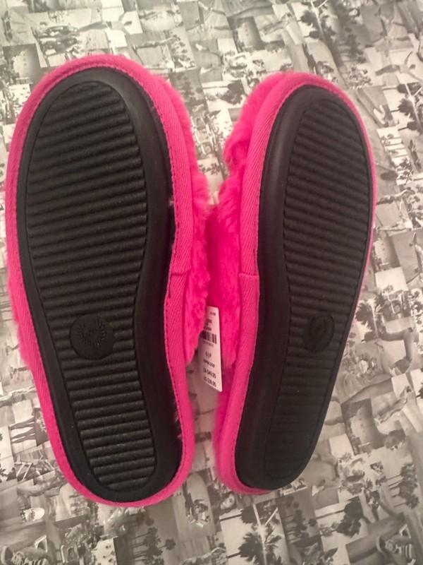 NWT Victoria's Secret PINK Faux Fur Pink Fire With Bling Slippers Medium 7 - 8