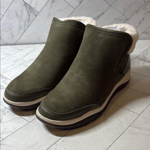 NWT Vionic Womens Norwood Olive Green Suede Faux Fur Zipper Shoes Size 7.5M