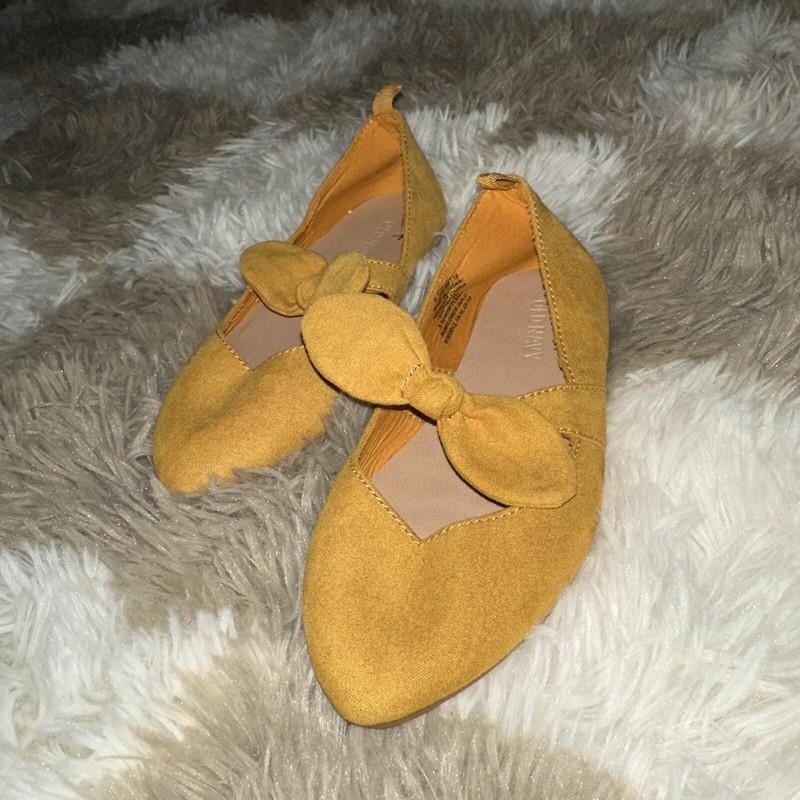 Old Navy Almond Toe Sunflower Gold Yellow Ballet Flats Girl’s 9 Boho Bow Strap