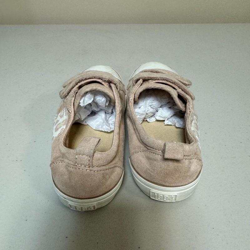 Old Navy Shoes Sneakers Girl's 11 Pink Leopard Heart Play Spring Outdoor