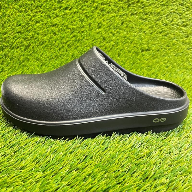 Oofos OOcloog Mens Size 7 Womens 9 Black Slip On Recovery Clog Sandals
