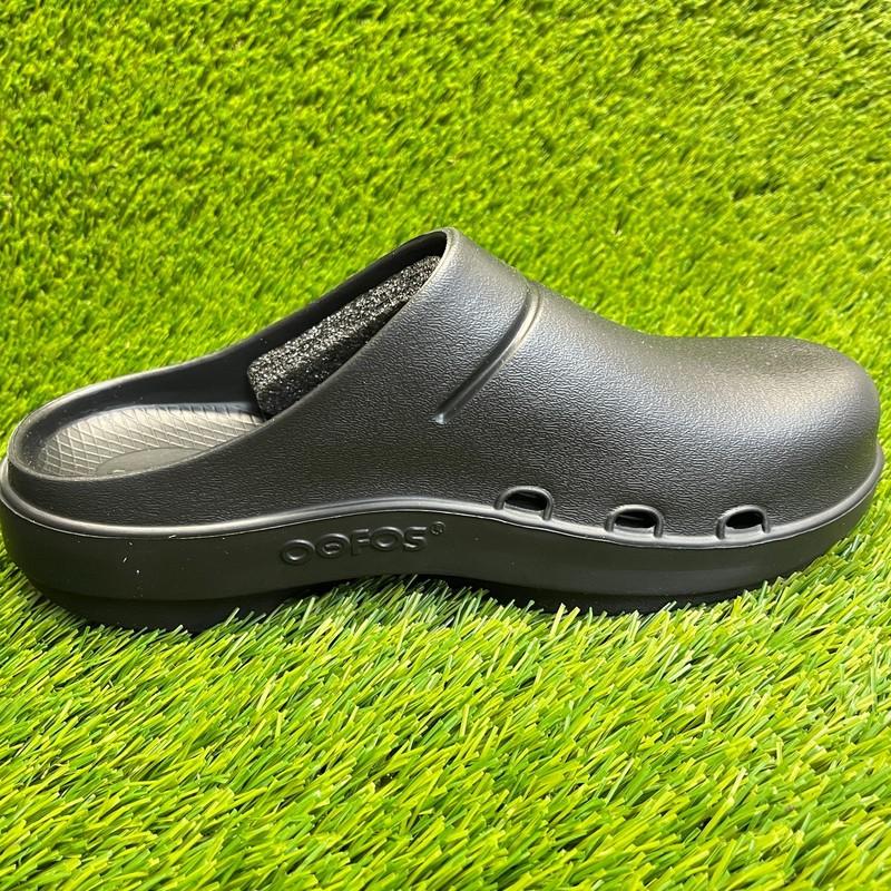 Oofos OOcloog Mens Size 7 Womens 9 Black Slip On Recovery Clog Sandals