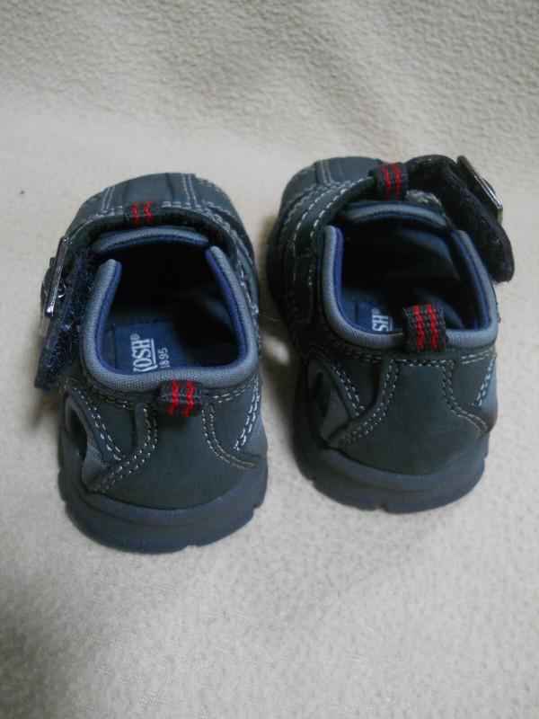 Oshkosh First Walkers Sandals Size 2 (3 To 6 Months) / NEW