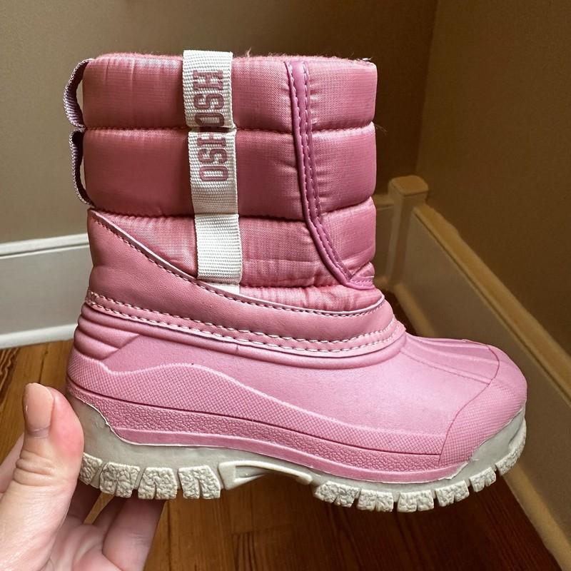 Oshkosh pink rubber sole lined waterproof snow boot SIZE 8