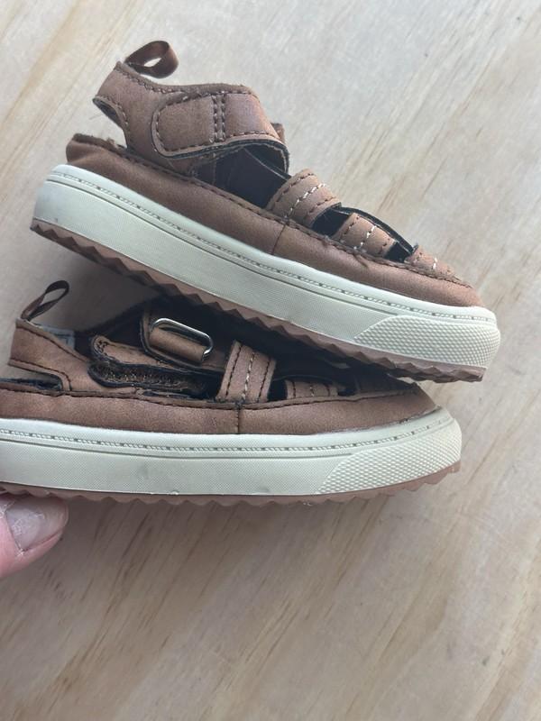 Oshkosh Toddler Shoes- Anchor Size 4 Hook And Loop Brown