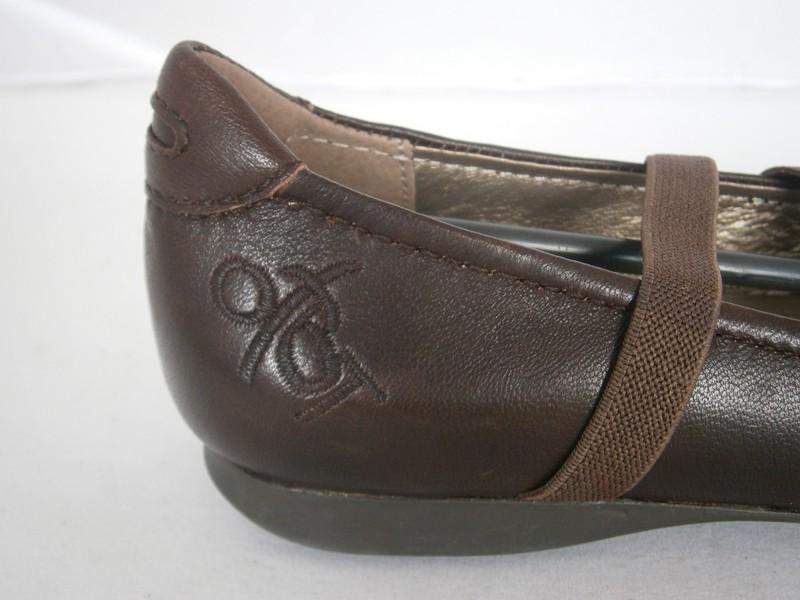 OTBT PARK CITY BROWN SHOES FLATS LEATHER SLIP ON STRETCH HOLD 6 NIB