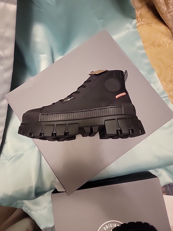 Palladium Womens 9 Revolt HI TX Platform Boots Black / Black New In Box