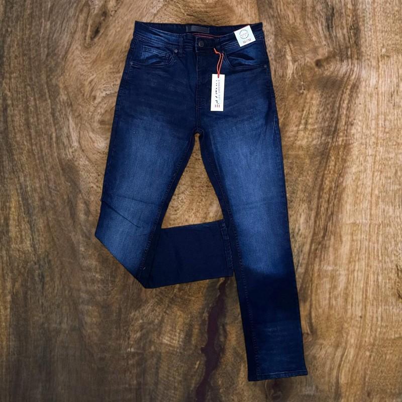 PC04 - Core Straight-Fit Stretch Jeans