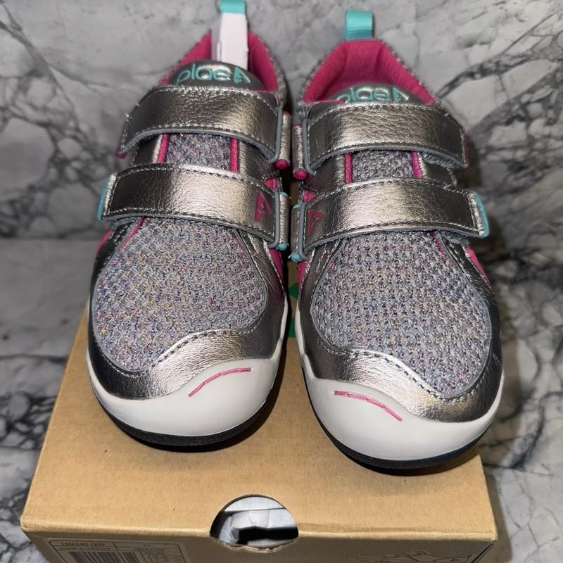 Plae Little Girls Ty Sneakers Leather Silver Pink NEW