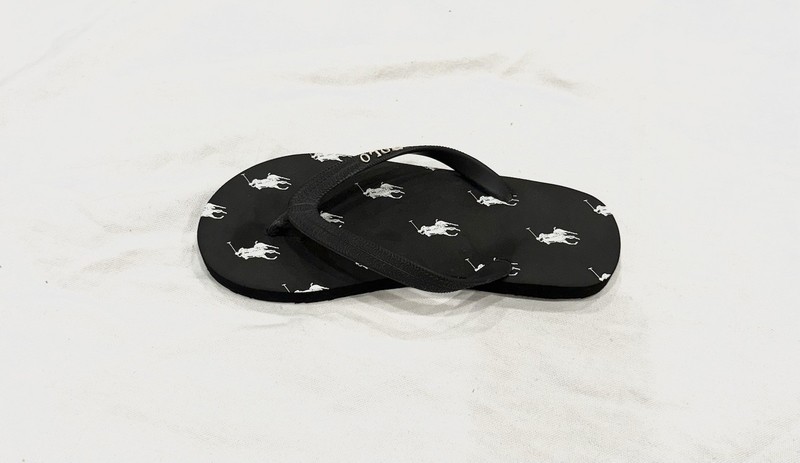 Polo Ralph Lauren Camino Flipflop Black/white Junior Size 6= Women’s Size 8