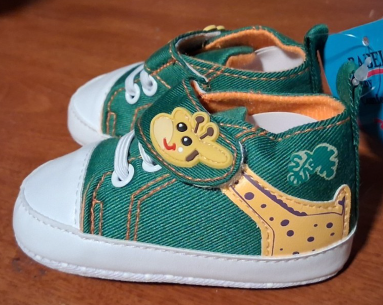RABEISIR 0-6 MONTHS SLIP ON GIRAFFE SNEAKERS NWT