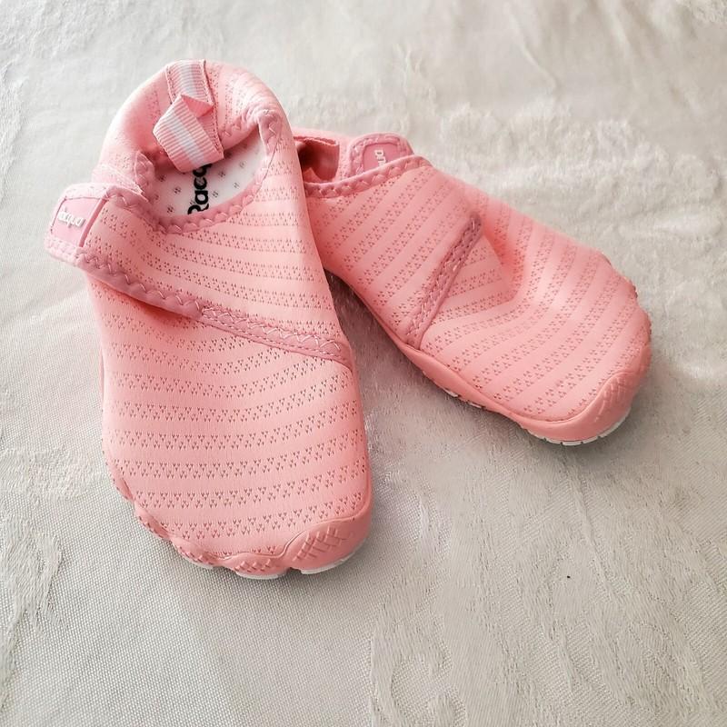 Racque Girls Water Shoes. Quick Dry. Lightweight. Pink. Size 29 (US12)