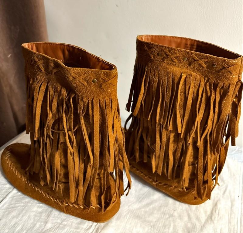 Rampage Girls Bunny Cognac Boots Size 5 Moccasin