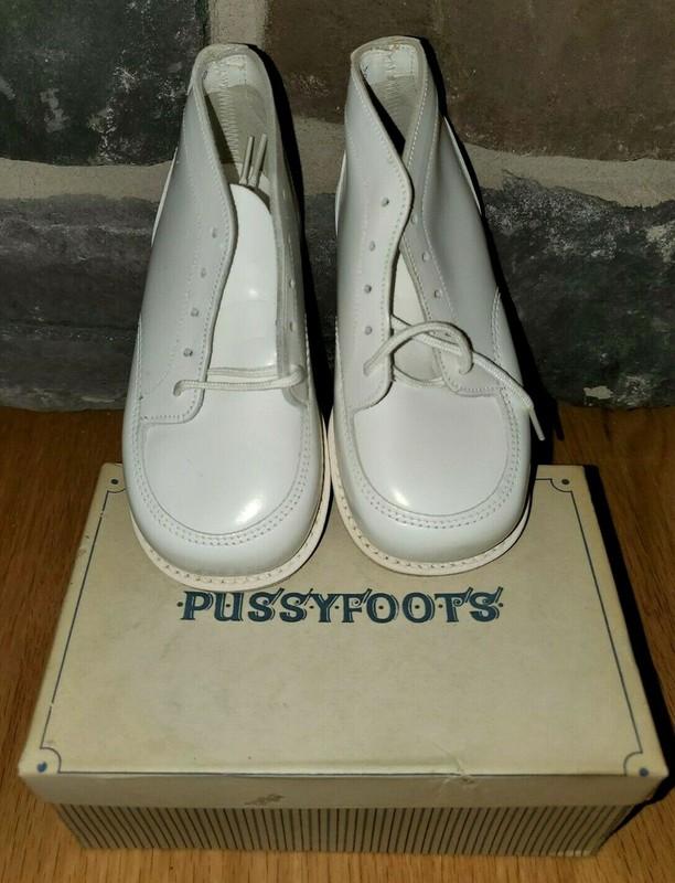 RARE Pussyfoots By Savage Vintage Leather Baby Shoes NEW OLD STOCK