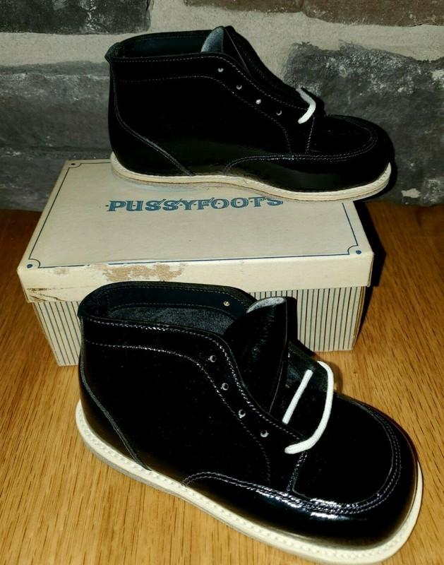 RARE Pussyfoots By Savage Vintage Leather Baby Shoes NEW OLD STOCK