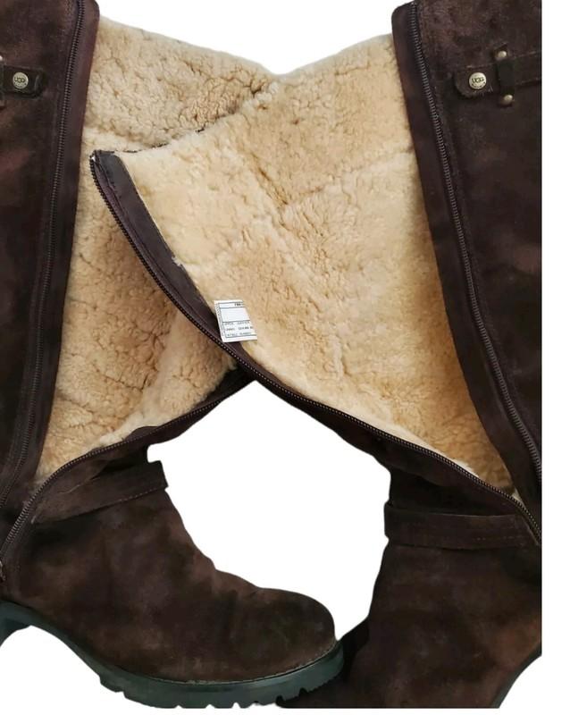 Rare Uggs Brown Suede Sheepskin Boot Women 9.5M Lug Sole Full Zip Logo Plaque
