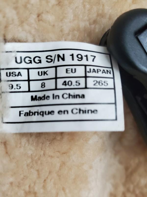 Rare Uggs Brown Suede Sheepskin Boot Women 9.5M Lug Sole Full Zip Logo Plaque