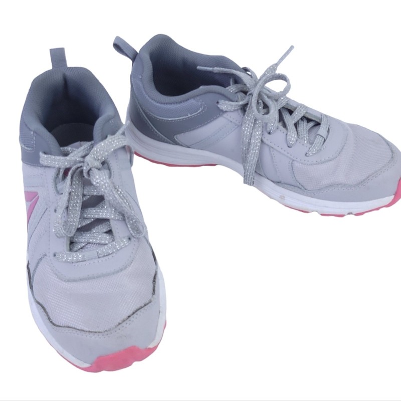 Reebok Athletic Snoes Sneakers Girls Size 4.5 Gray Pink Lace Up Tennis Shoes