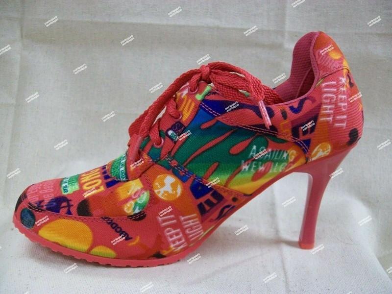 Retro 80s Lace Up Tennis Shoe Heels Valley Girl Graffiti Hip Hop Rapper Comic 10