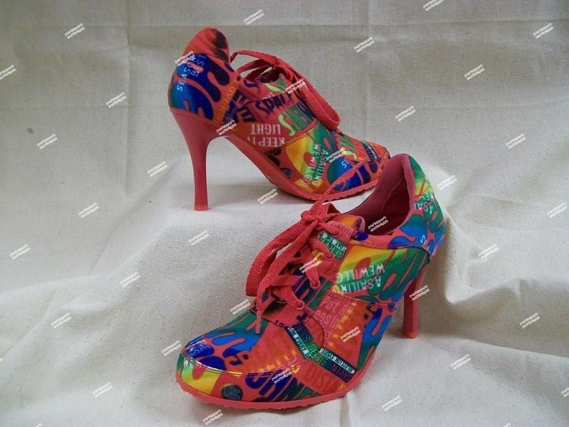 Retro 80s Lace Up Tennis Shoe Heels Valley Girl Graffiti Hip Hop Rapper Comic 10