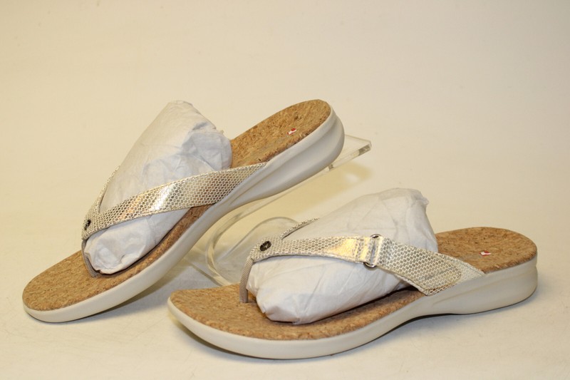 Revere Women Style: Napoli Color: Metallic Interest NEW Comfort Sandals