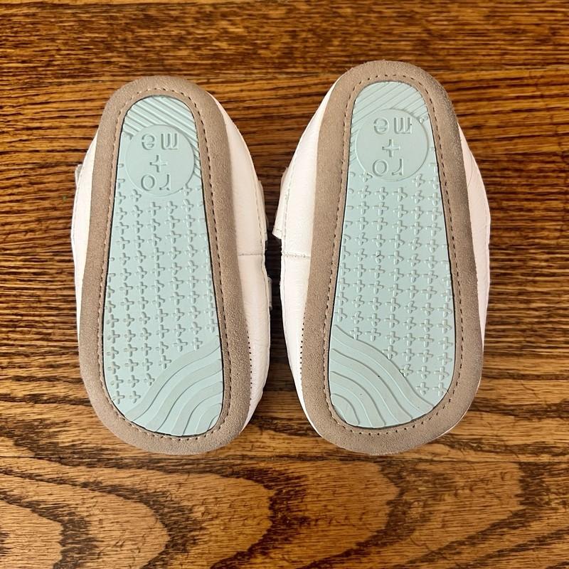 Ro + Me By Robeez Infant Sandal White 6-12 Months Gently Used