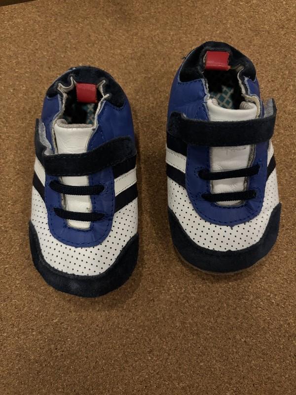 Robeez Blue Baby Sneakers Sz 9-12 mo