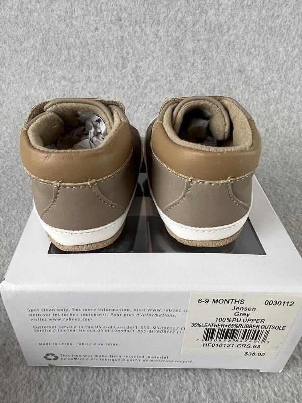 Robeez First Kicks Crib Baby Shoes Size 6-9 Months Sneaker Pull On Comfort